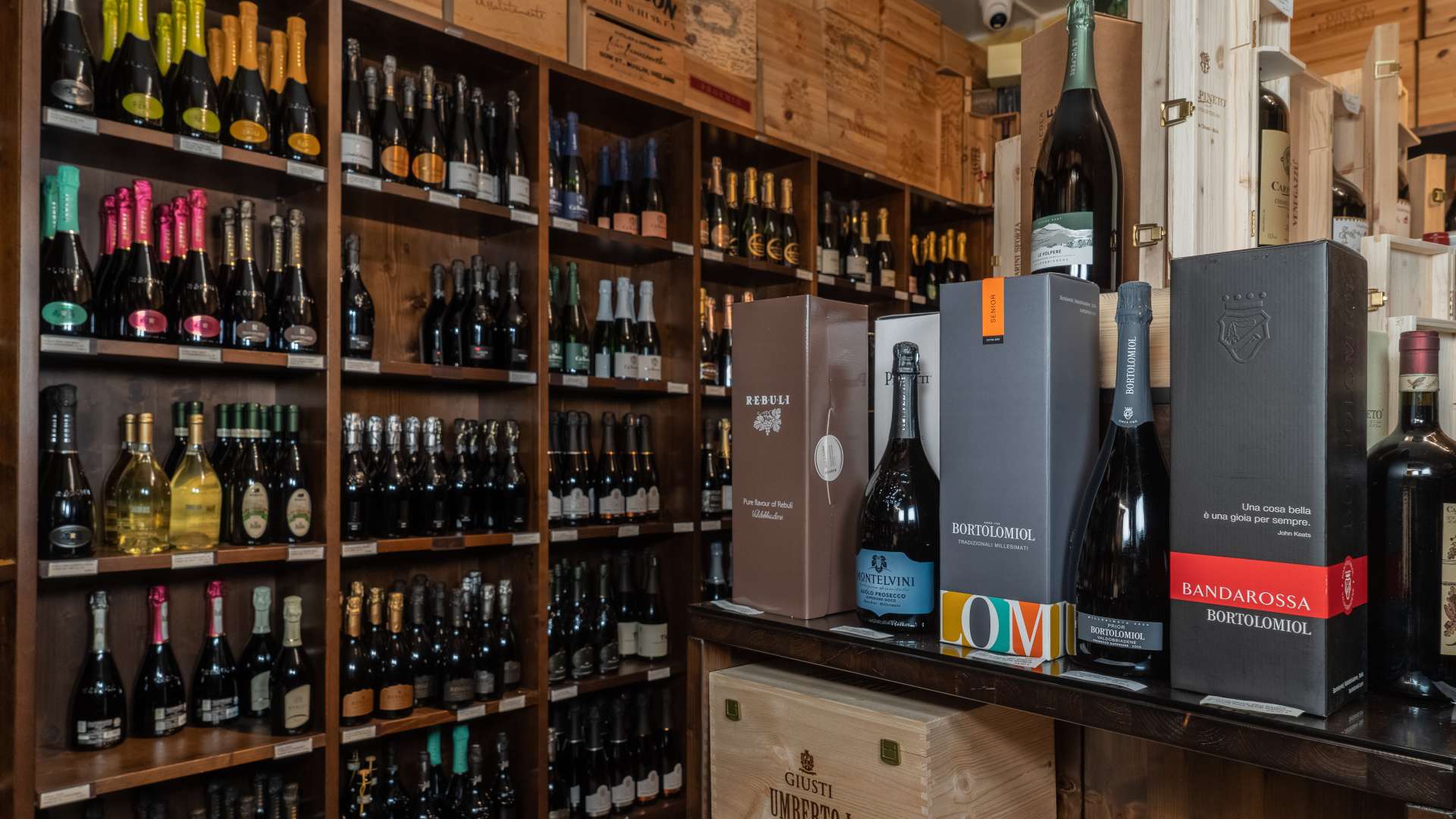 Negozio PD distribuzione a Istrana,Treviso. Sezione vini (bollicine)