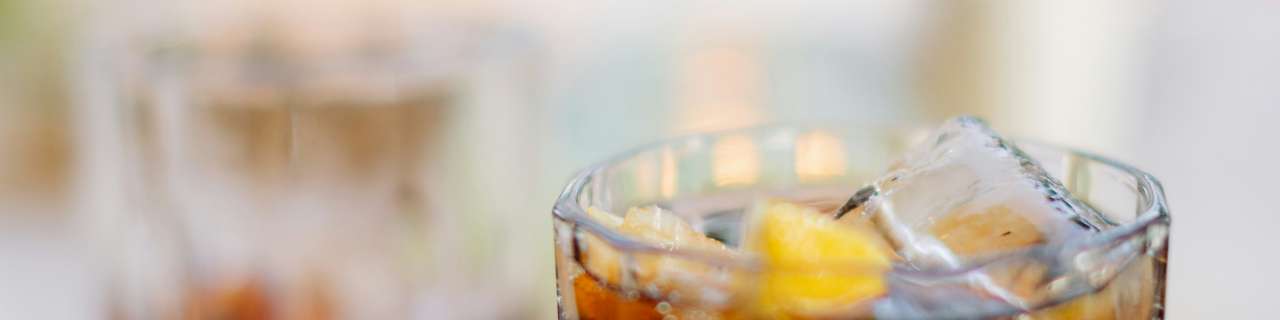 Bicchieri con bevande/drink analcoliche.